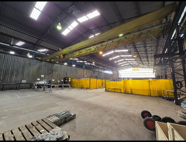 1,350M² FACTORY TO LET IN TUNNEY
